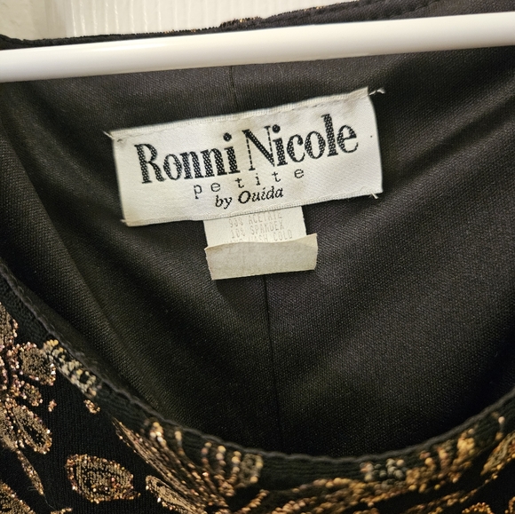 Formal ankle-length black and gold sleeveless dress. 10 petite - Picture 6 of 7